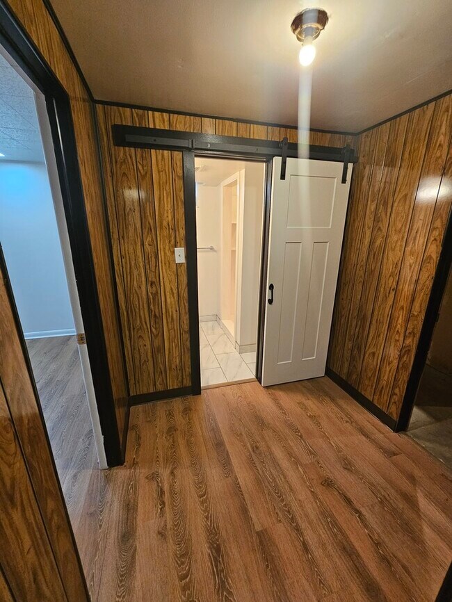 Building Photo - 4 bed 2 bath Home in Murray