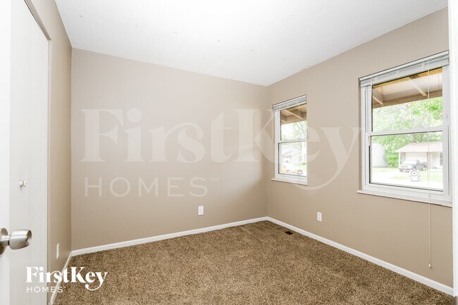Building Photo - 2240 Spoonwood Dr