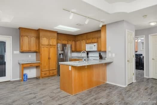 Building Photo - 911 Lake View Dr