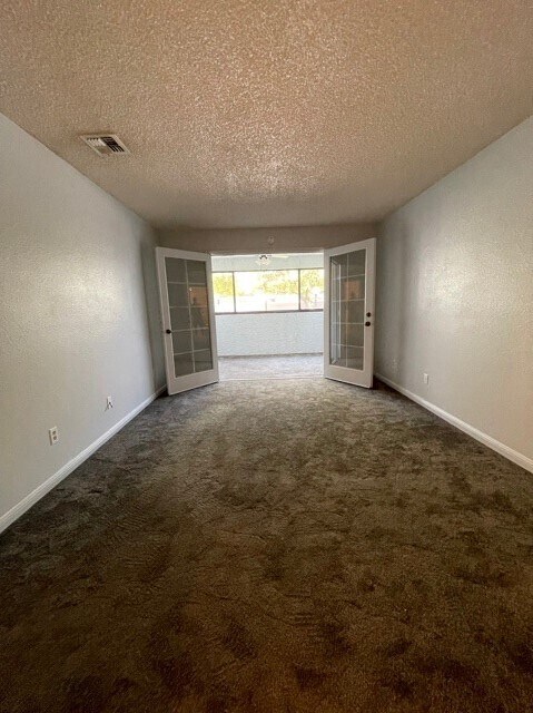 Building Photo - 1406 Santa Margarita St