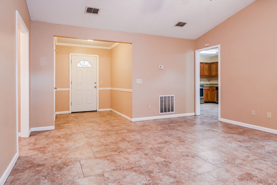Building Photo - 1364 Trotters Walk Way