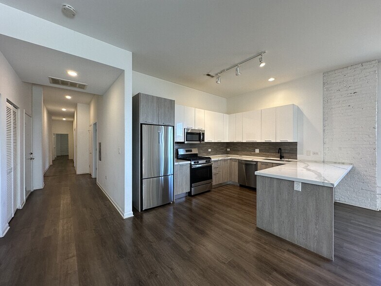 Building Photo - 2550 S Wabash Ave