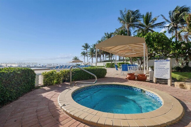 Building Photo - 3505 S Ocean Dr