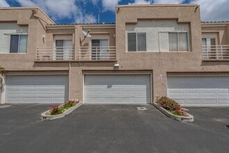 Building Photo - COMING SOON! Palisades 3 Bedroom Townhome for Rent in Stevenson Ranch!