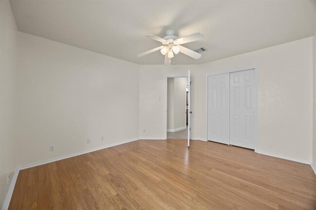 Building Photo - 1617 Abbey Ln