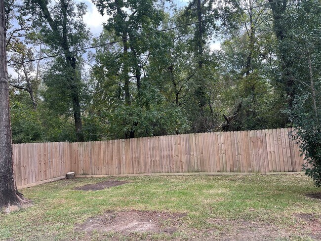 Building Photo - 10018 Valley Wind Dr