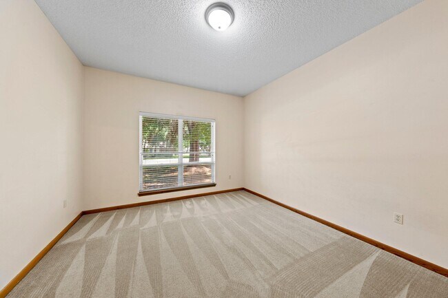 Building Photo - 406 Bally Way
