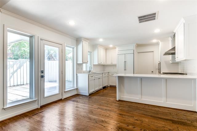 Building Photo - 3101 Lovers Ln