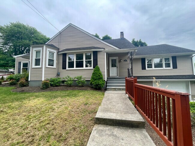 Building Photo - 39 Mabel St