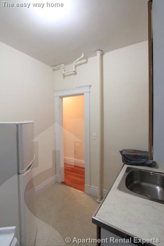 Building Photo - 29 Park Dr