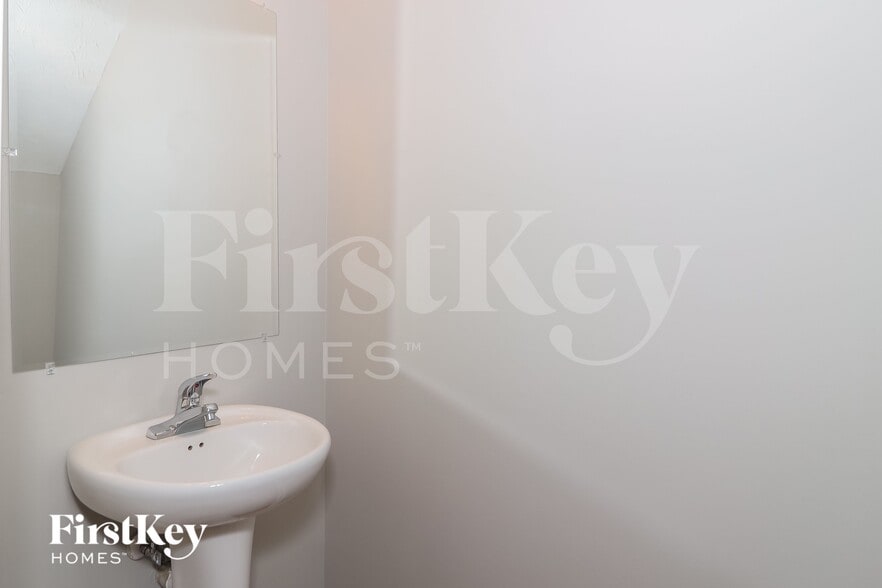 Building Photo - 4808 McEver View Dr