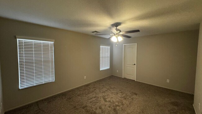 Building Photo - SW Single Story ONLY $1998