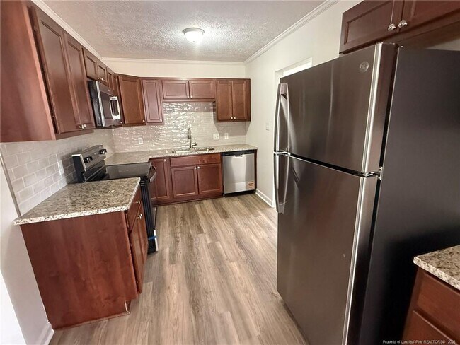 Building Photo - 671 Forest Dr