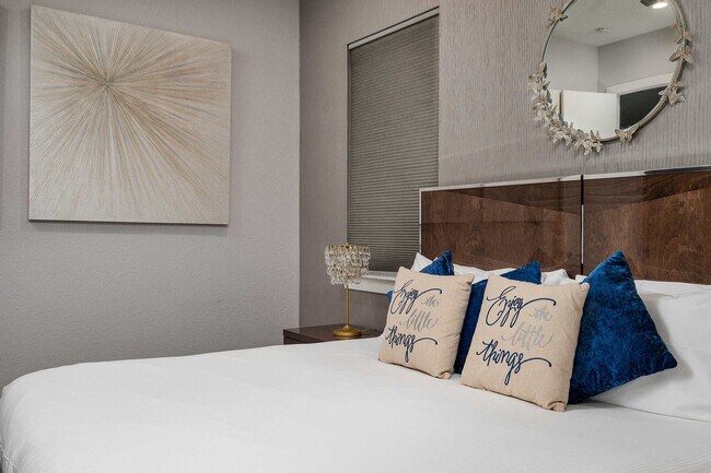 Building Photo - 748 Desert Mountain Ct