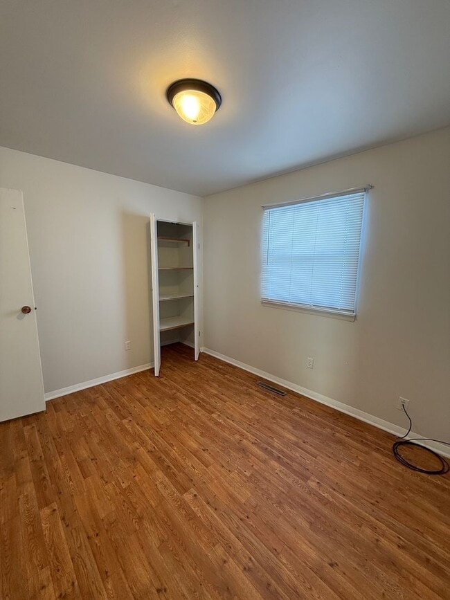 Building Photo - 3-Bedroom Country Living Near Milford in Wawasee Community School District