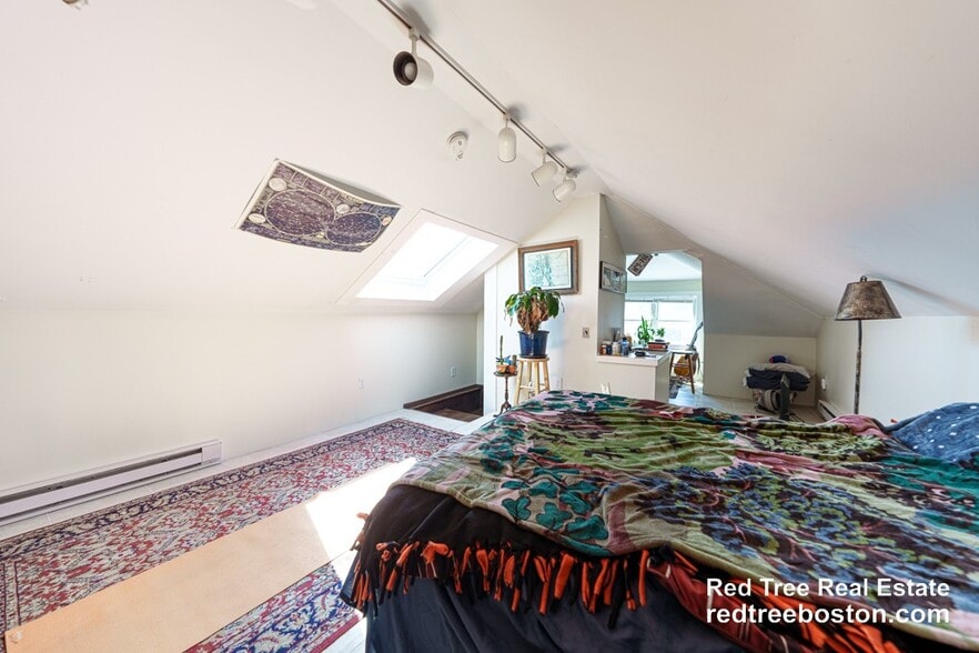 Building Photo - 8 Niles St