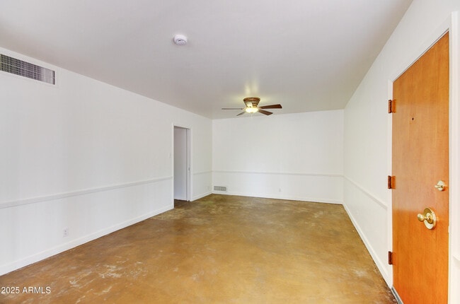 Building Photo - 1301 W Osborn Rd