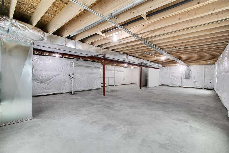 Building Photo - 21350 Somerset St