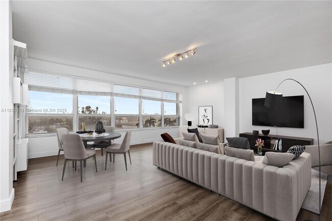Building Photo - 4925 Collins Ave