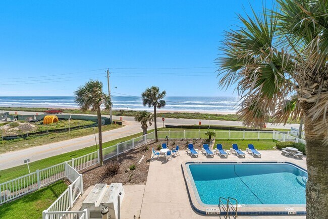 Building Photo - Oceanfront 2 Bedroom Condo with Stunning Views