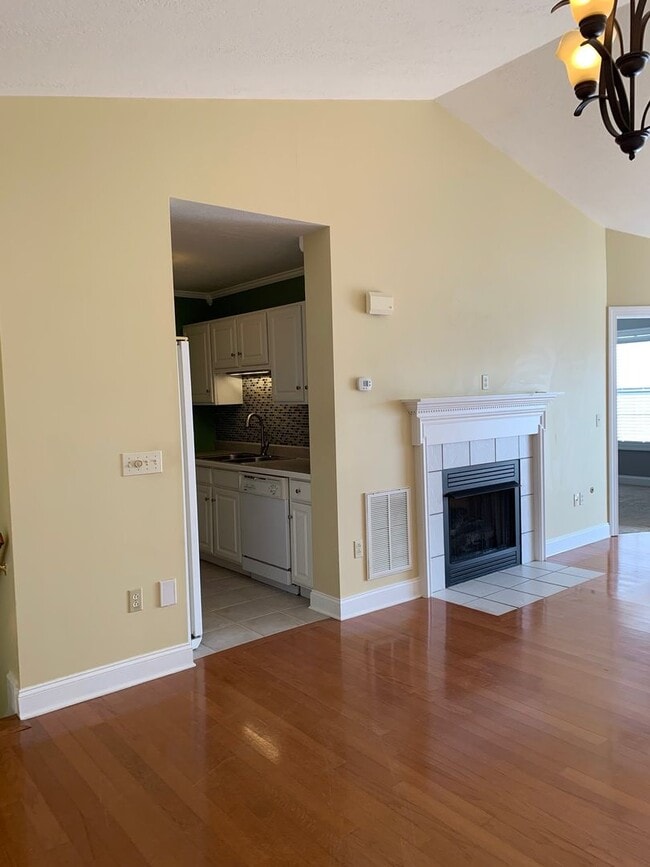 Building Photo - 330 Pin Oak Dr NW