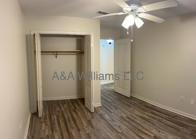 Building Photo - 16128 Monica Dr