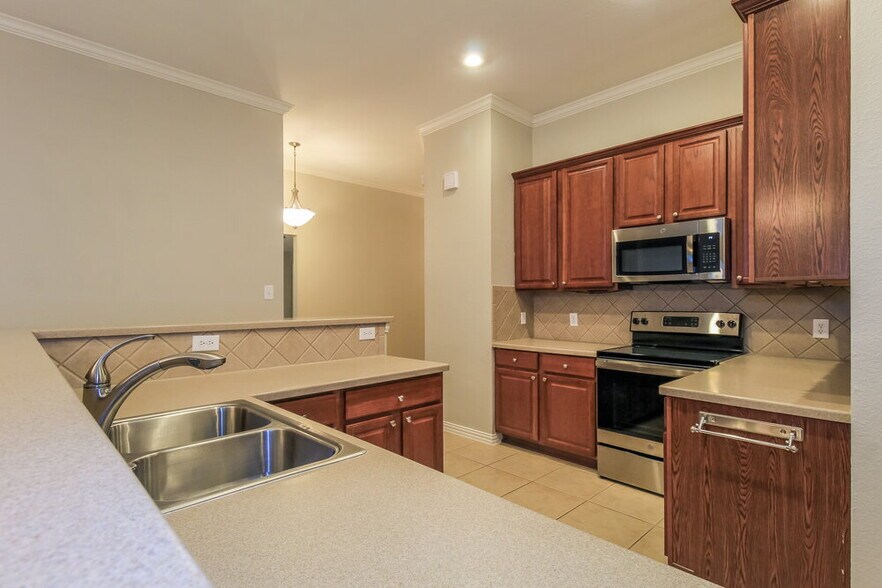 Building Photo - 1509 Nighthawk Dr