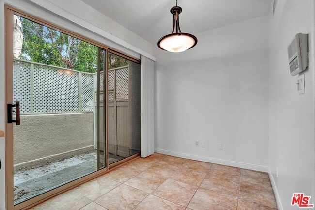 Building Photo - 14101 Dickens St