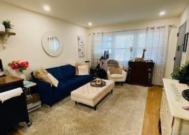 Building Photo - 765 Shore Rd