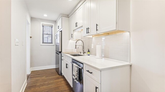 Building Photo - Modern 3BR/2.5BA Row Home with Parking & Private Backyard in SE DC
