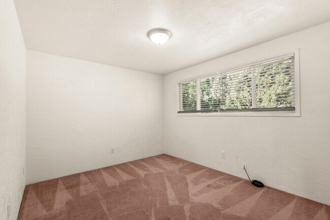 Building Photo - 448 N First St