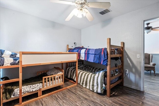 Building Photo - 7417 Elk Pass Dr