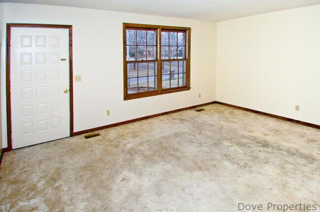 Building Photo - For Rent: 3BR, 2BA house