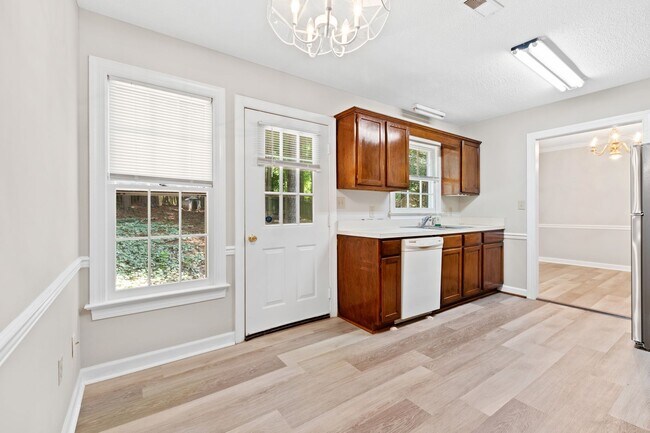 Building Photo - 3-Bedroom Home for in Cary – Close to Down...