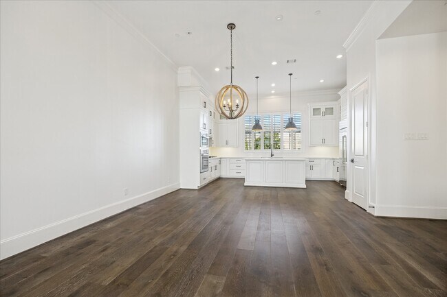 Building Photo - 3850 Glen Arbor Dr