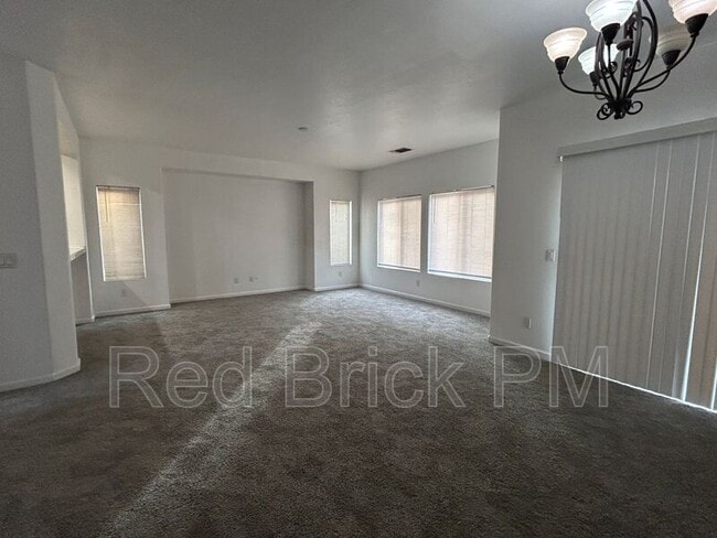 Building Photo - 3577 Santiago Ave