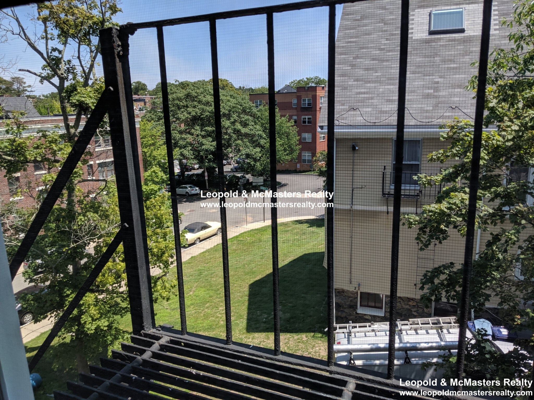 Building Photo - 19 Braemore Rd