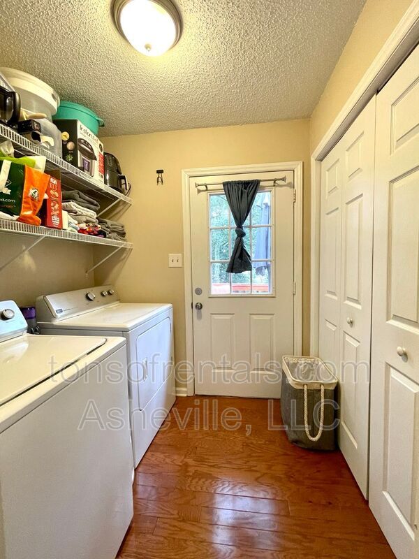 Building Photo - 147 Birch Ln