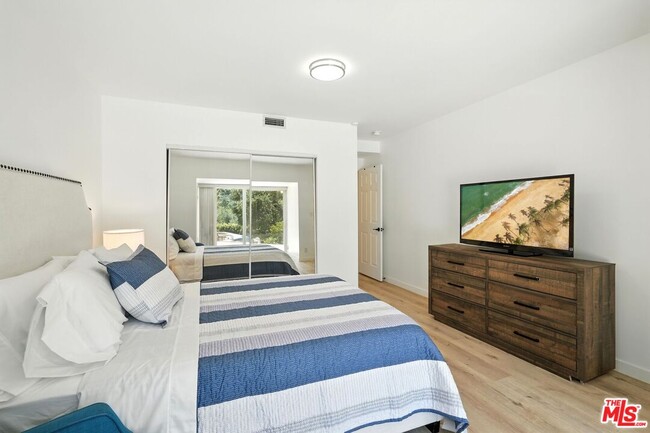 Building Photo - 14858 Round Valley Dr