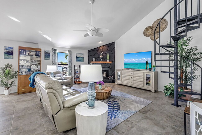 Building Photo - Furnished 4BR Waterfront Pool Home in Cape...