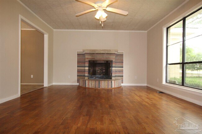 Building Photo - 4639 Santa Rosa Dr