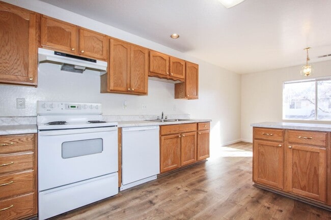 Building Photo - 4601 N Agua Fria Dr