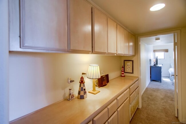Building Photo - 803 El Carmel Pl