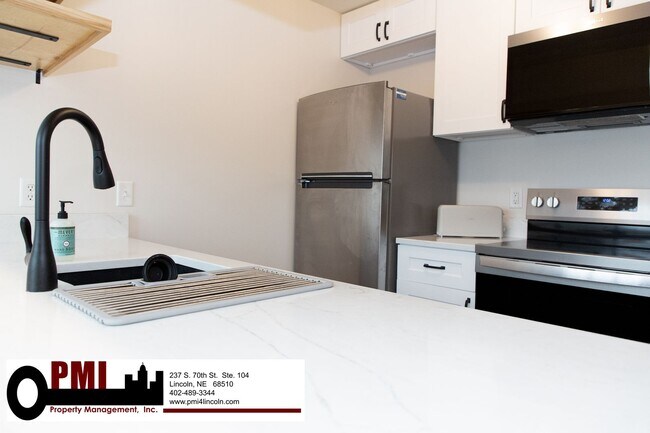 Building Photo - 1223 N 9th St