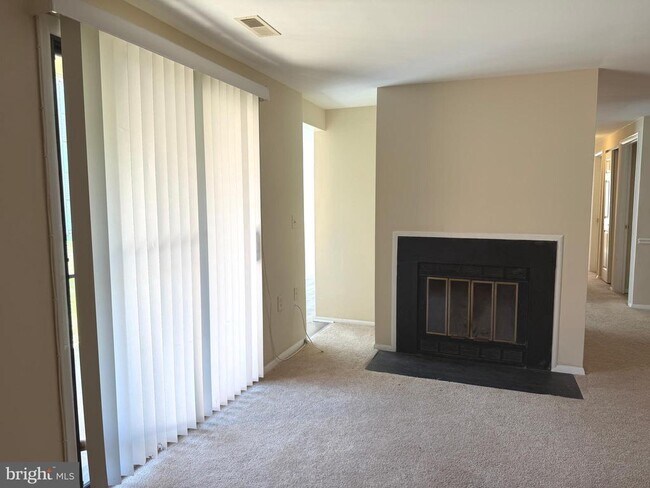 Building Photo - 18131 Chalet Dr