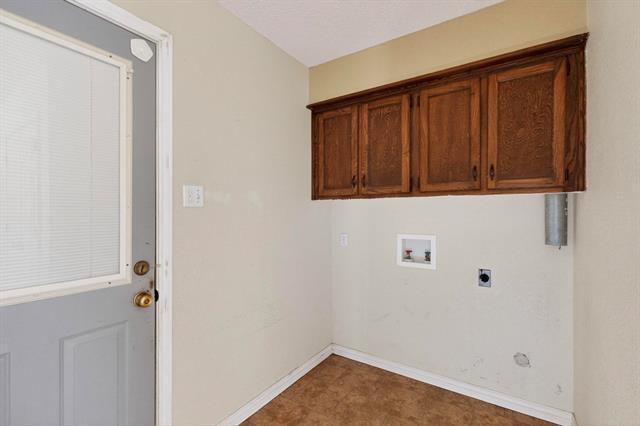 Building Photo - 2800 Hedgeway Dr