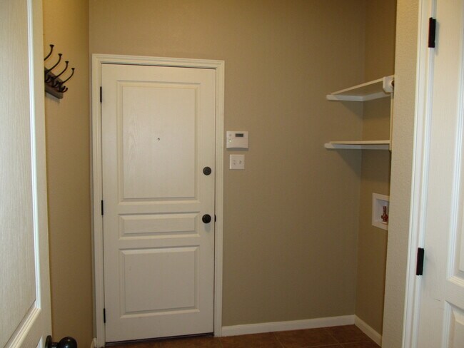 Building Photo - 2515 Twin Ridge Ct