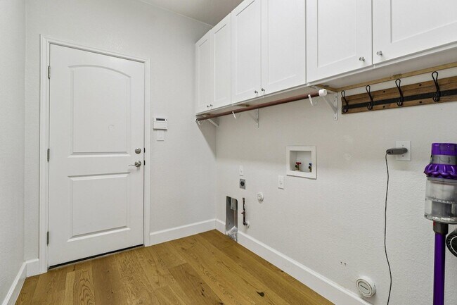 Building Photo - 12604 Tierra Grande Trail