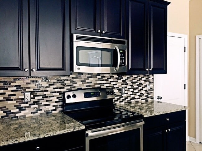 Building Photo - 1652 Plumeria Pl