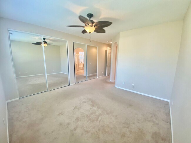 Building Photo - Stunning 4 bedroom home in Oceanside!!